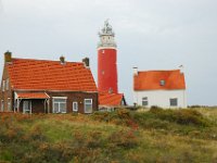 DSC 2568  De vuurtoren is gebouwd in 1864, in 1964 is deze grondig verbouwd. De vuurtoren heeft een dubbele muur, de originele muur is in de tweede wereld oorlog flink beschadigd dus heeft men een nieuwe muur er omheen gebouwd. Op de vierde etage kun je tussen deze twee muren in lopen.